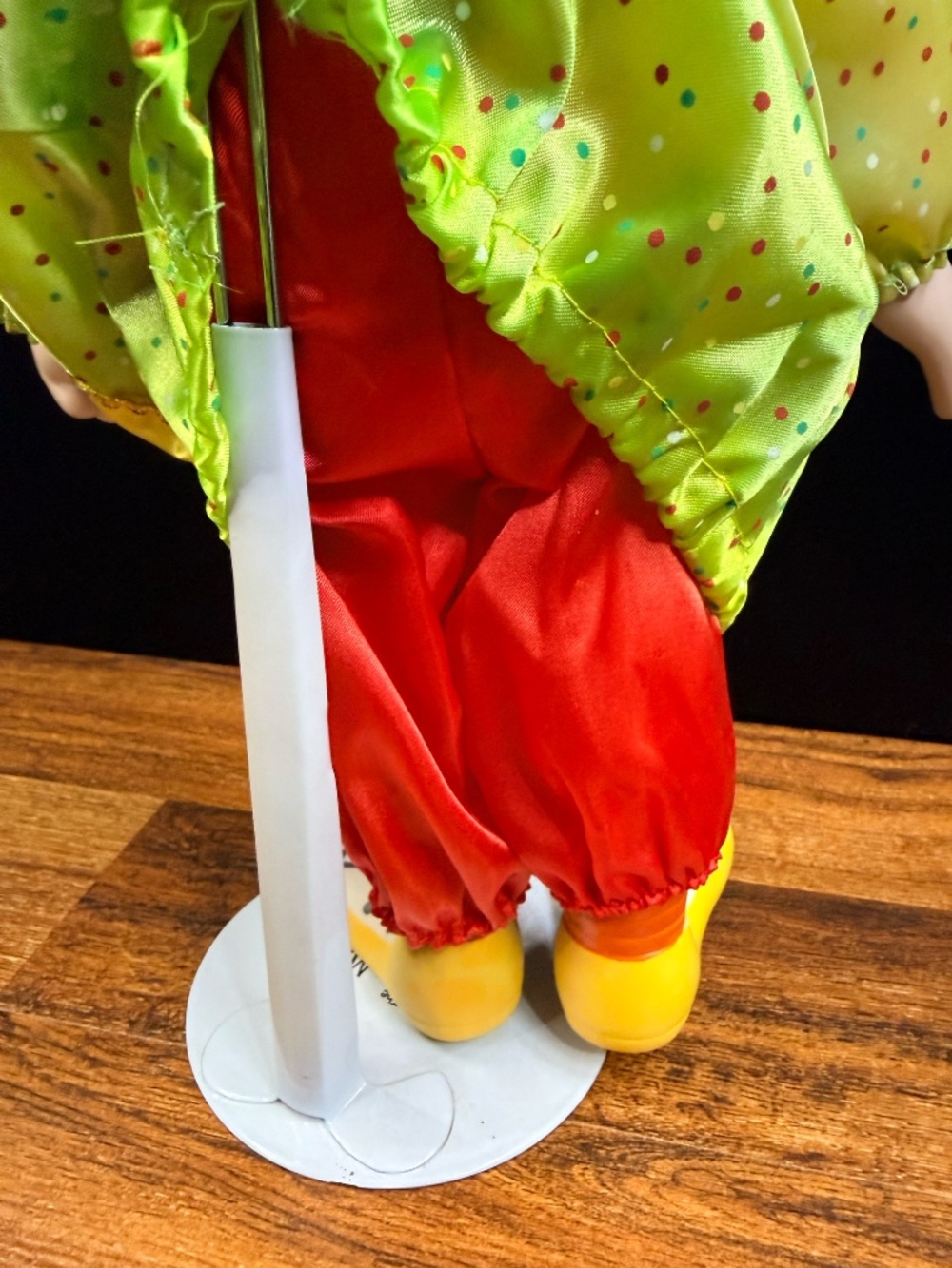 HERITAGE MINT LTD 1989 Clown Doll - Picture 10 of 14
